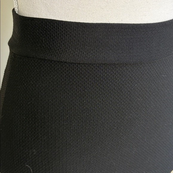 Love Culture Classic Black Pull On Pencil Skirt. Small - Picture 2 of 5